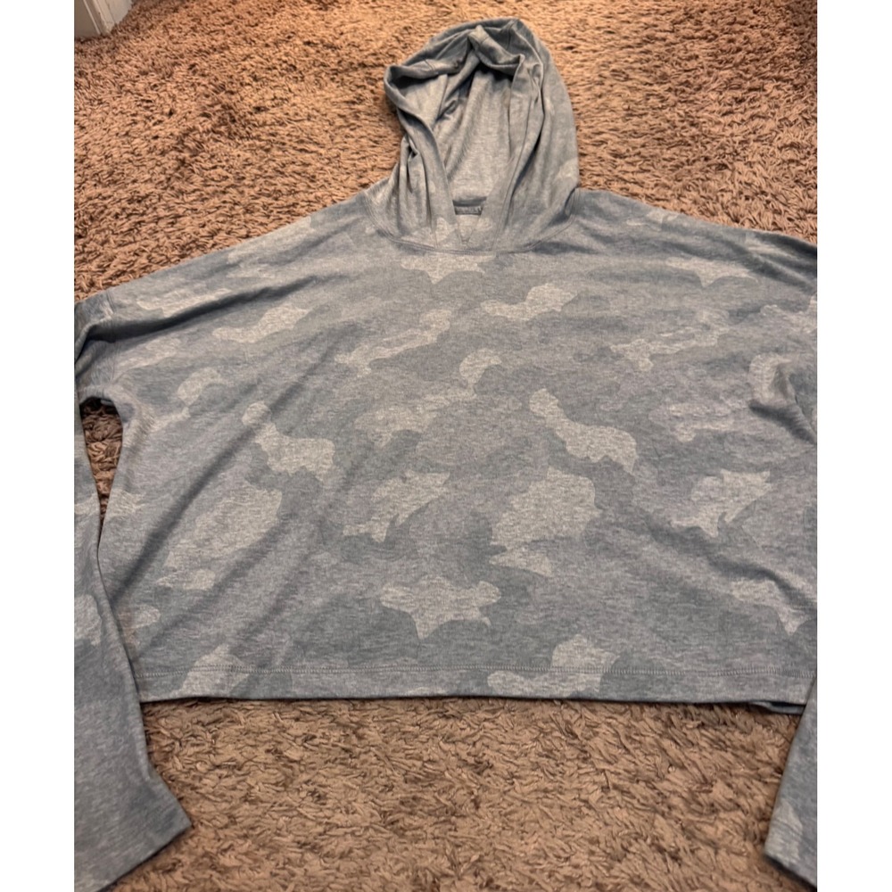 Yogalicious Gray Camo Cropped Hoodie Lightweight Athleisure Women's Medium NWOT - Picture 1 of 5